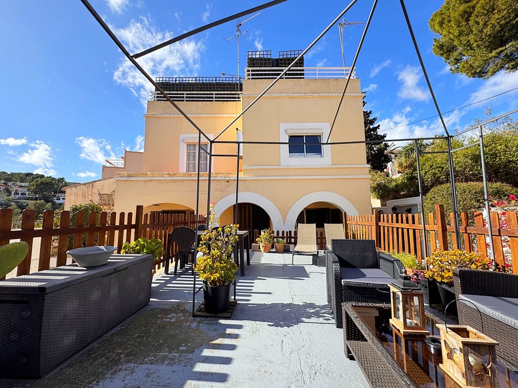 Ref 1554; Freistehende Villa mit Terrassen und Garage zum Kauf in Palma El Terreno