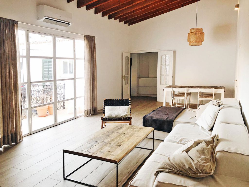 Ref 1700; Ático reformado con mucho encanto y terraza en alquiler en Palmas El Terreno