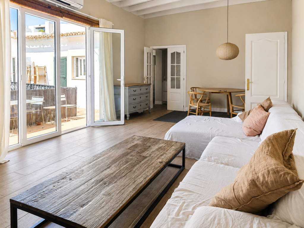 Ref 1700; Renoviertes Penthouse mit viel Charme und Terrasse zur Miete in Palmas El Terreno