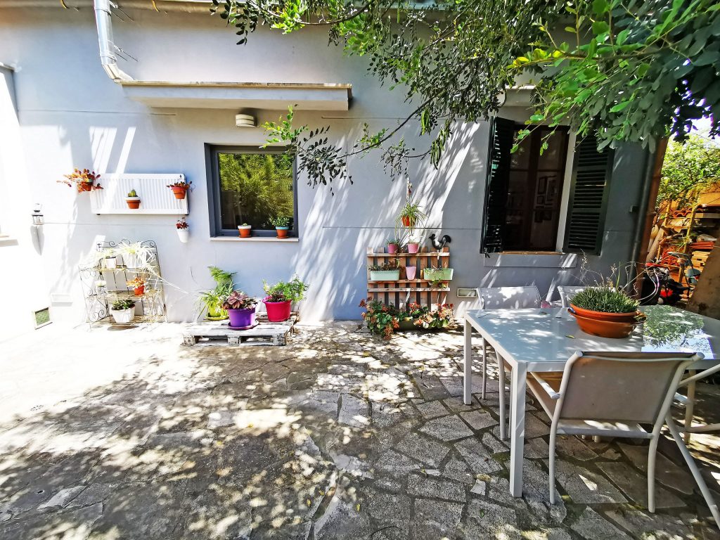 Ref 1742; Zeitgenössische Neubau-Villa mit Garage und Terrassen zur Miete in El Terreno