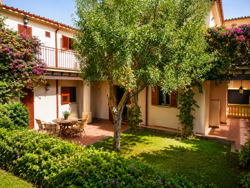 Ref 1908 ; Charmante maison majorquine avec jardin et garage à louer à El Terreno