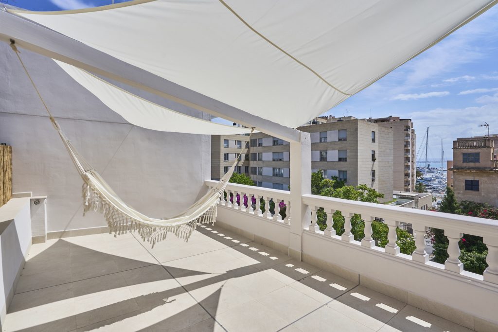 Ref 2024; Renoverad takvåning med havsutsikt i El Terreno att hyra