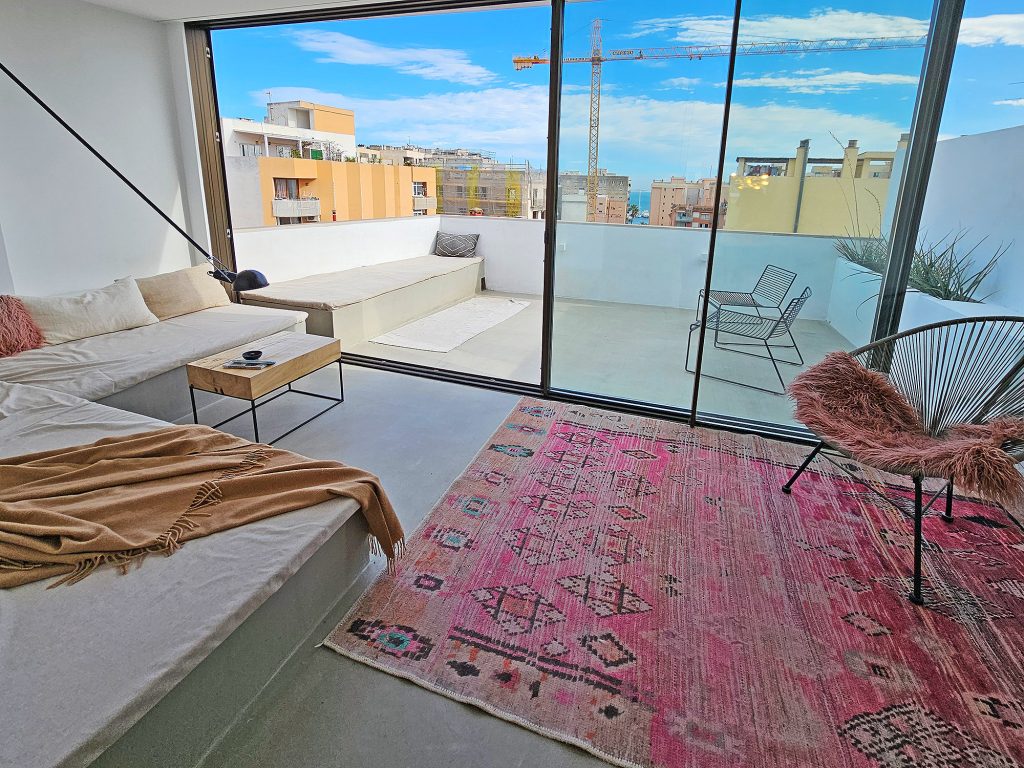 Ref 2024; Renovated penthouse with 2 terraces for sale in El Terreno