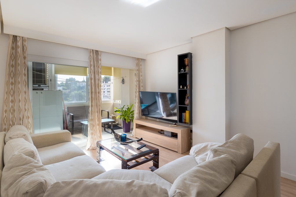 Ref 2057; Bright 2-bedroom apartment with parking for sale in El Terreno