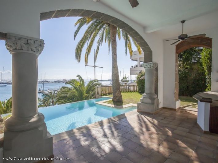 Ref 1559; Auktionsfastighet: Unikt stadspalats på Paseo med havsutsikt