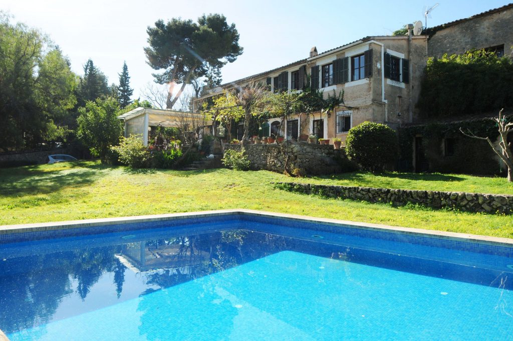 Ref 1461; Unique finca with large garden and swimming pool in Bonanova for sale