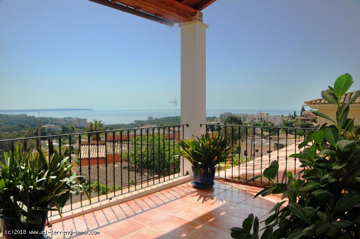 Ref 1627; Villa med fantastisk havsutsikt i Genova till salu