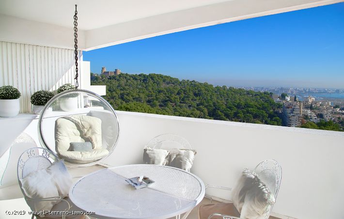 Ref 1668; Light-flooded penthouse with breathtaking sea views in Bonanova for sale
