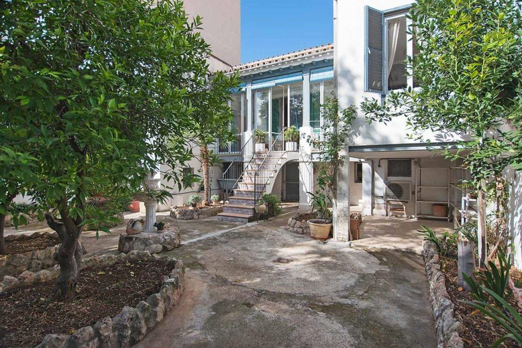 Referens. 1765; Charmigt radhus med stor potential till salu i El Terreno