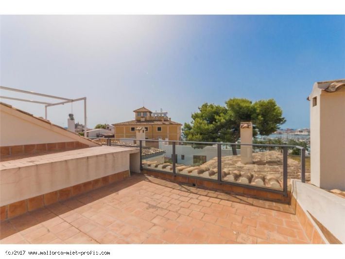 Ref 1558; Stylish attic apartment with private terrace and sea views in Palma Santa Catalina for sale