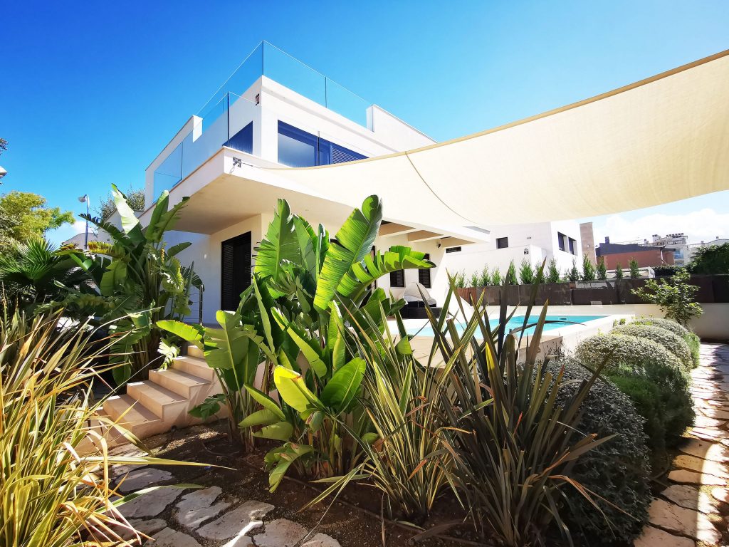 Ref 1719; Stylish luxury villa with sea views to the bay of Palma in Ciudad Jardin for sale