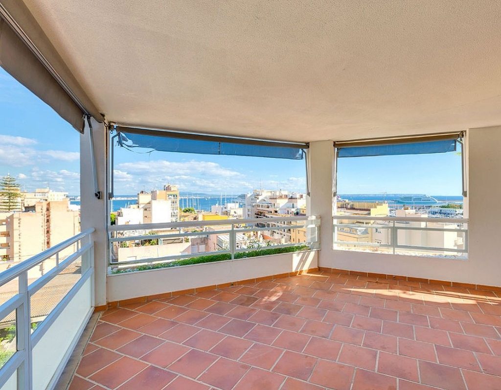 Ref 1636; Spacious apartment with terrace and sea views in Palma El Terreno for sale