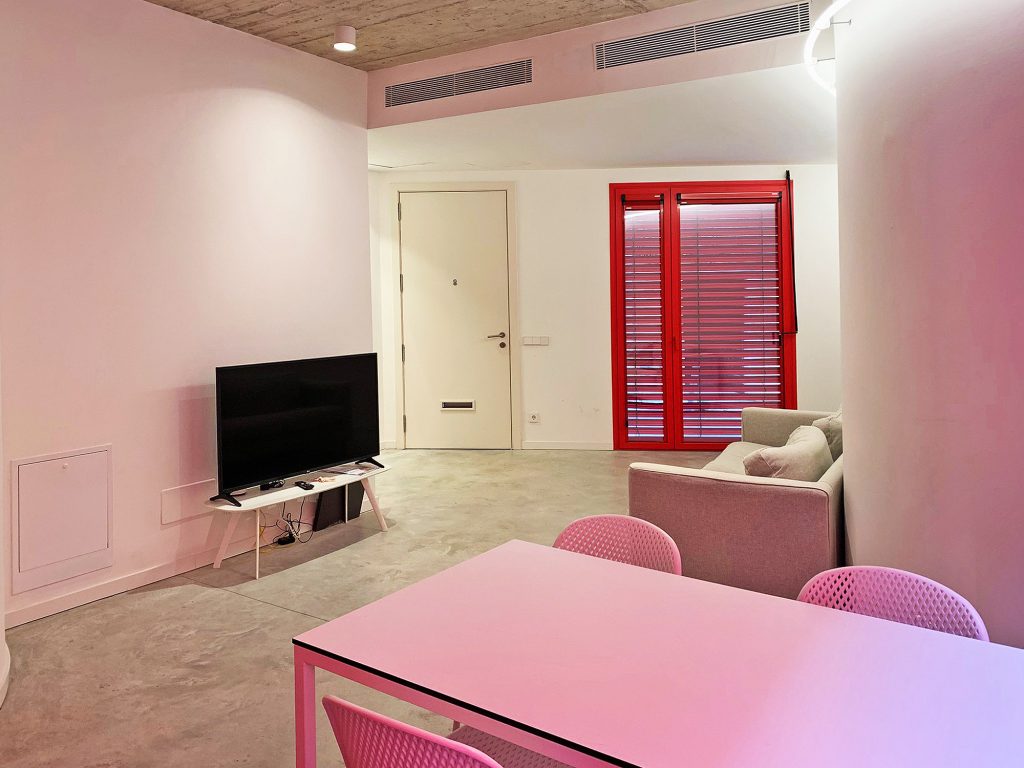 Ref 2072; Modernes Stadthaus am Plaza Gomila El Terreno zur Miete