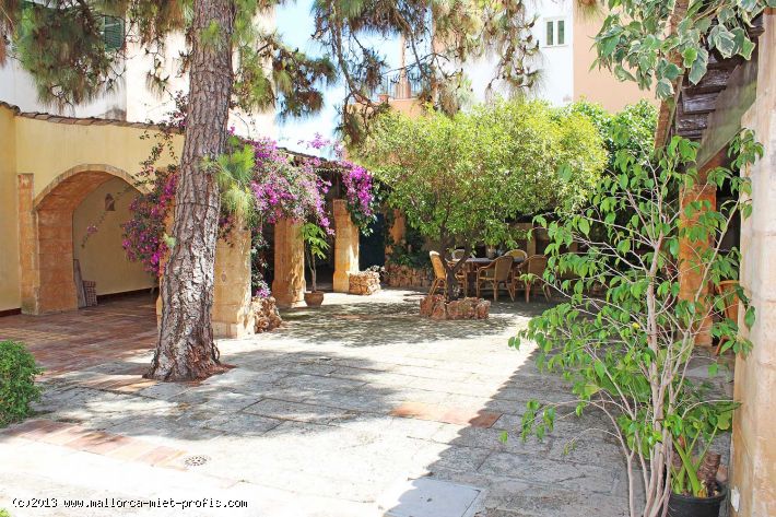 Referens 1210; Rymlig jugendvilla med torn och havsutsikt i El Terreno till salu