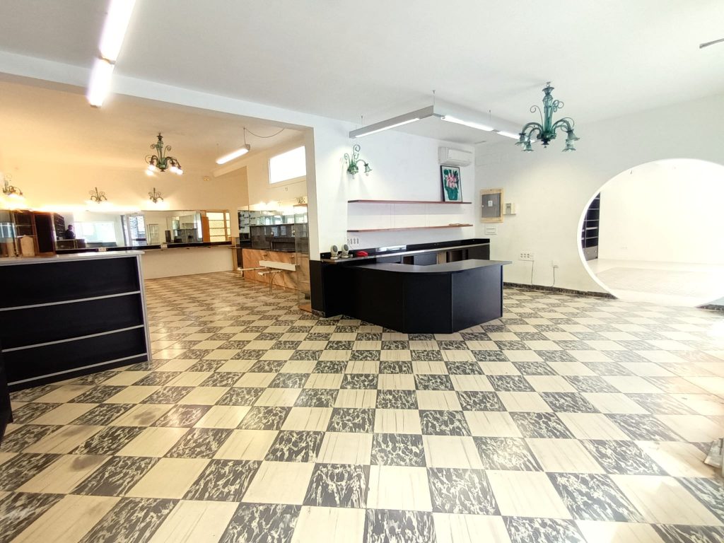 Ref 1881; Emblematic business premises in Palma El Terreno for rent
