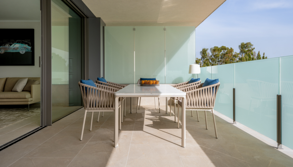 Ref 1948; New build apartment with garden on Paseo Marítimo for sale