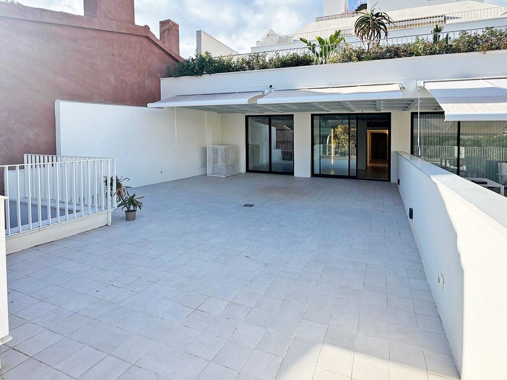 Ref 2086 ; Appartement moderne de 2 chambres à louer à Plaza Gomila