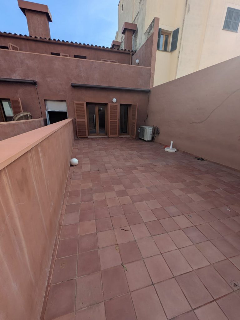 Ref 2091; Charmante 2 Schlafzimmerwohnung an der Plaza Gomila zur Miete