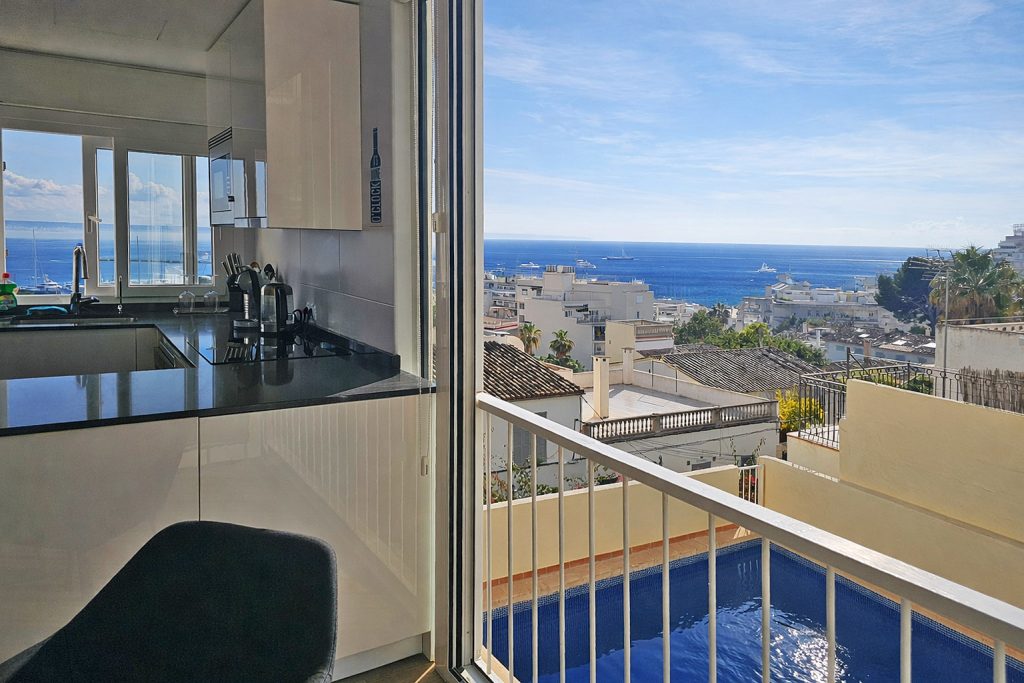 Ref 1933; Meerblickapartment mit Pool und Parkplatz in El Terreno zum Kauf