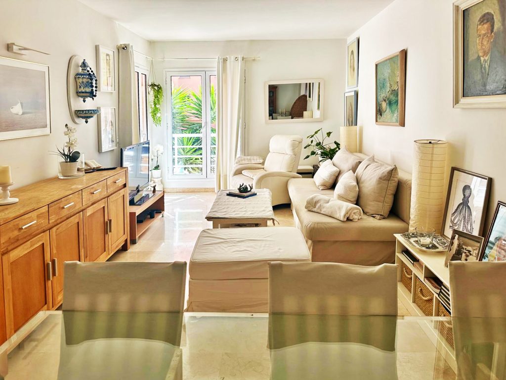 Ref 2098; Helle Erdgeschosswohnung mit Terrasse in El Terreno zum Kauf