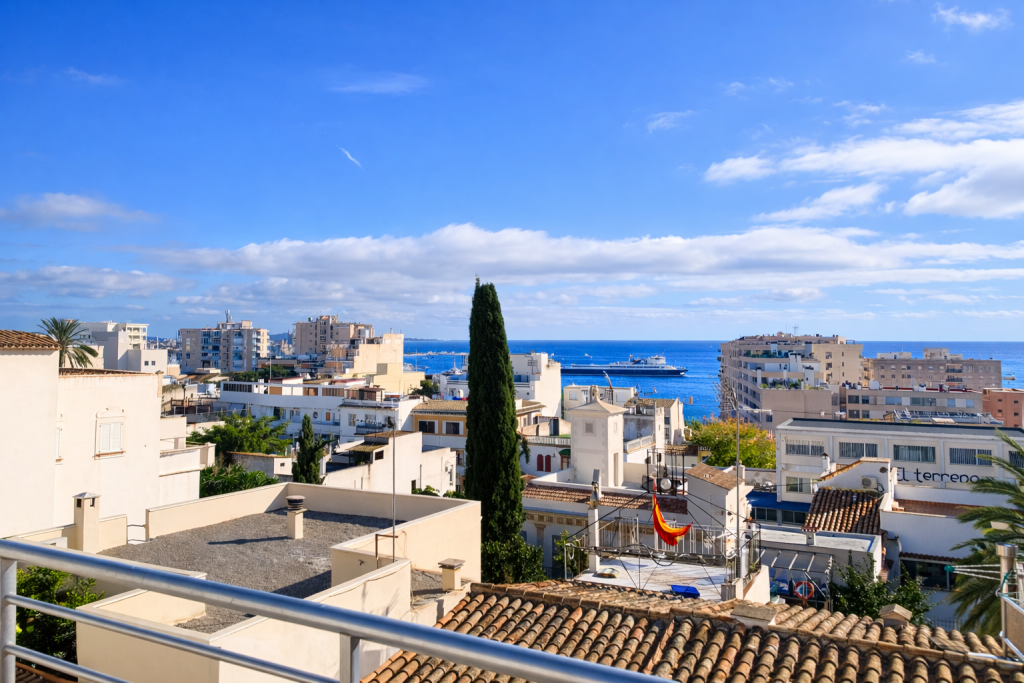 Ref 2003; Penthouse mit Einliegerwohnung, mehreren Terrassen, Meerblick und Garage in El Terreno zum Kauf