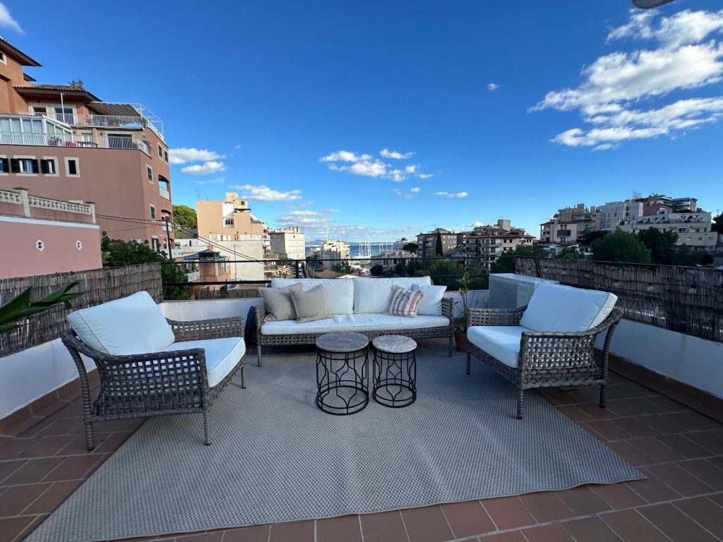 Ref 2113; Renoviertes Penthaus mit Dachterrasse in El Terreno zum Kauf