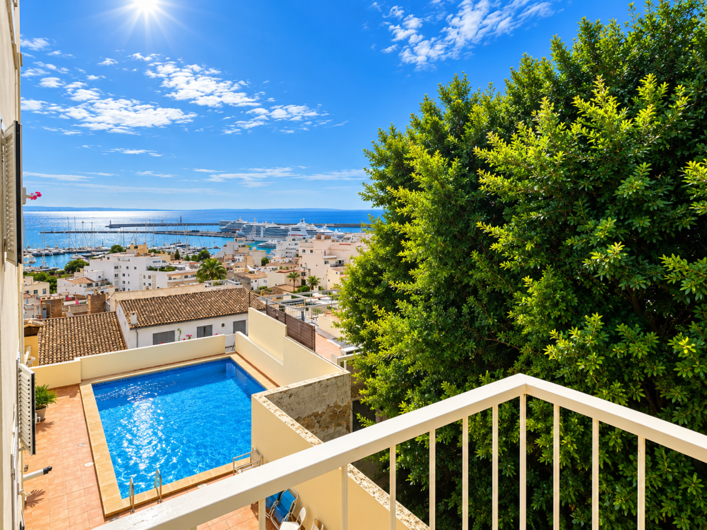 Ref 2124; Stilvoll renoviertes Meerblickapartment mit Terrasse und Gemeinschaftspool in El Terreno zum Kauf